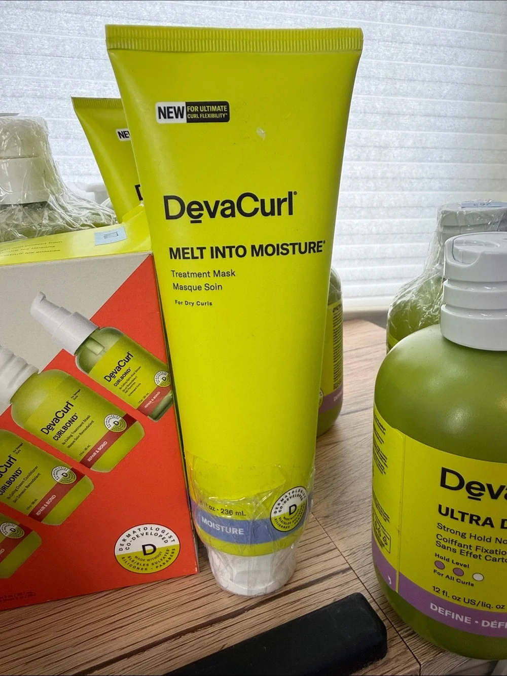 *NEW*8oz*DevaCurl*Melt Into Moisture Treatment Mask